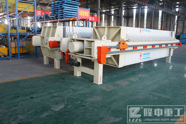 洛陽隆中持續(xù)L跑，成就洗沙尾礦處理L域硬核污泥廂式壓濾機！