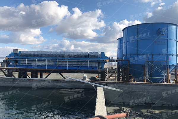 季節(jié)對(duì)帶式壓濾機(jī)的使用有沒有影響？應(yīng)該怎么規(guī)避？