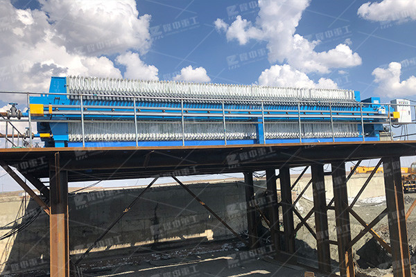 污泥壓濾機(jī)出料渾濁怎么辦？四招可以很好的解決這個問題